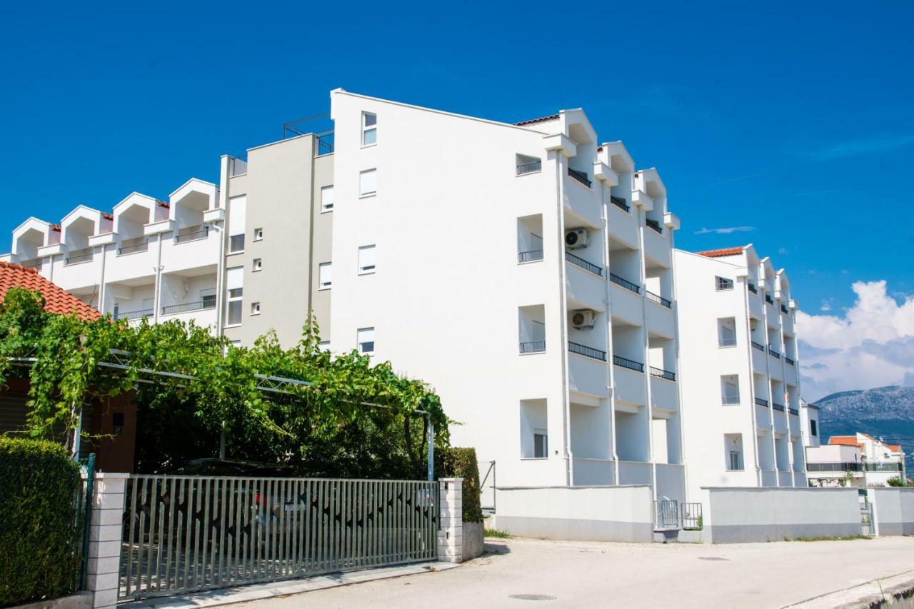 Apartment Quarko Kaštela Buitenkant foto